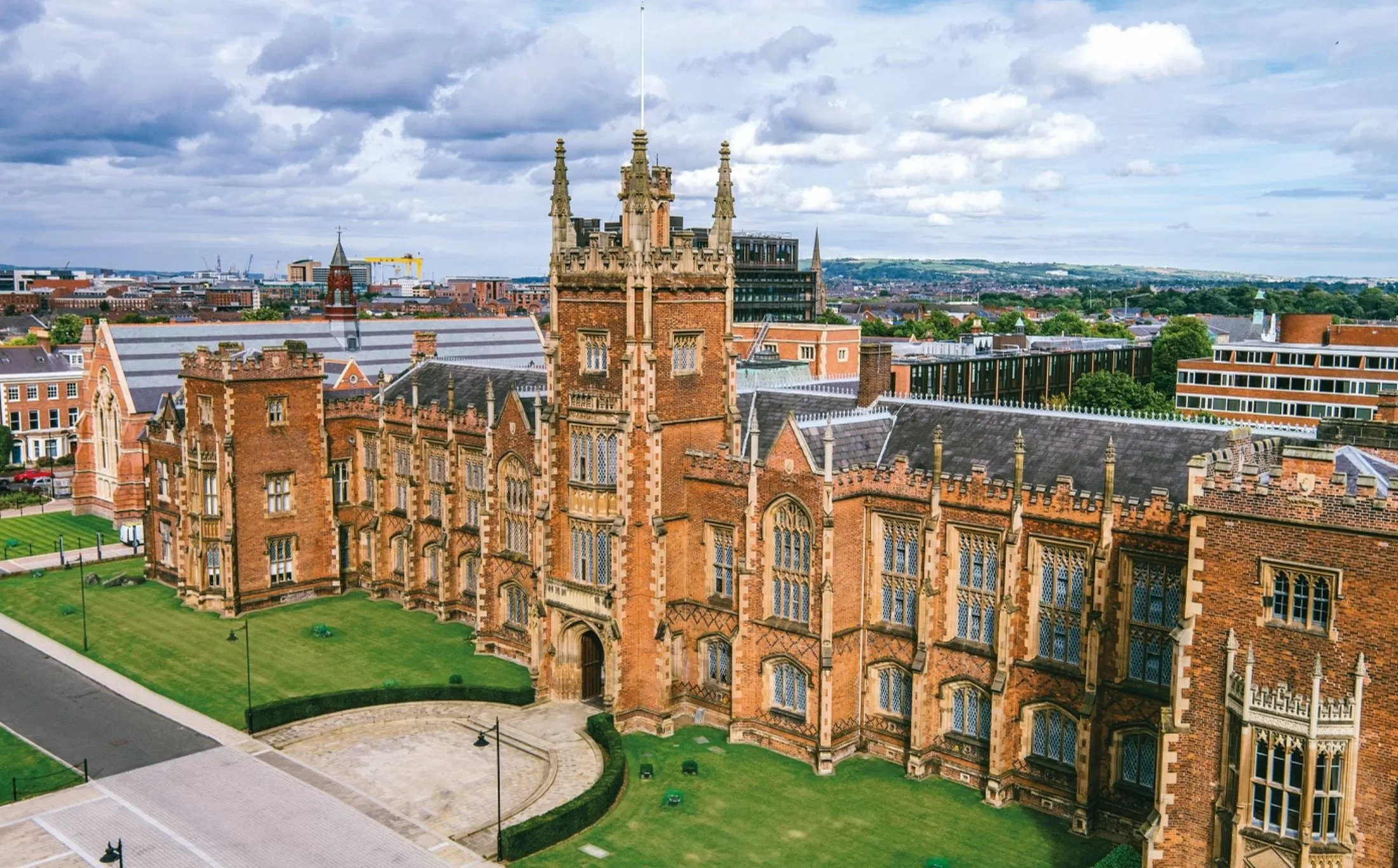 Campus photo of Queen's University